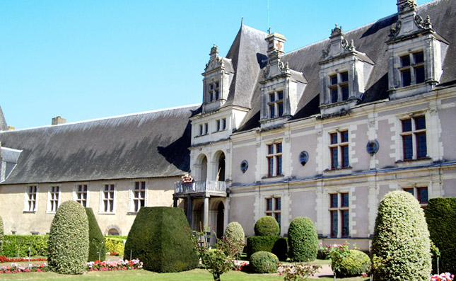 chateau-chateaubriand façade