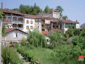 Aubeterre-sur-Dronne vue arbres _ OT d'Aubeterre-sur-Dronne