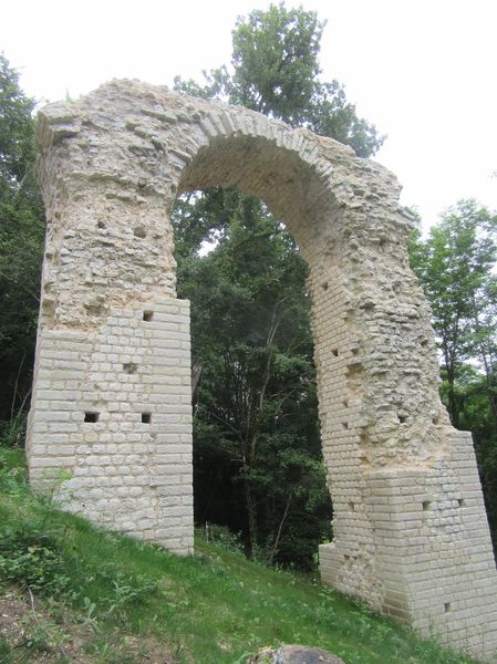 Mise en valeur du pont-aqueduc des « Arcs » à Fontcouverte.