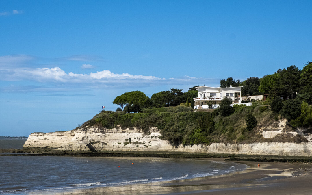 Conférence : « Maisons des bords de mer, modernité et régionalisme en Charente-Maritime, 1945-1980 ».